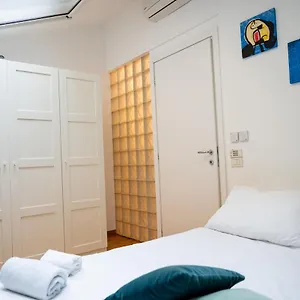  Appartamento Trilocale Zona Farini/isola Italia